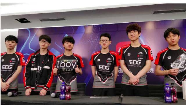 在传统的黄 在传统的黄