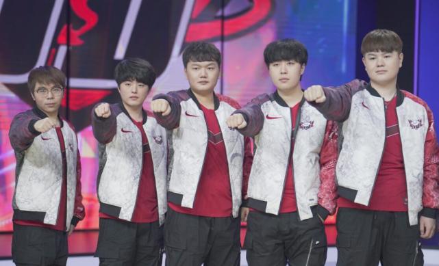 长传配合打 长传配合打