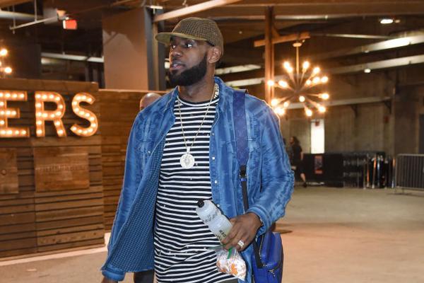 首秀即客战 首秀即客战